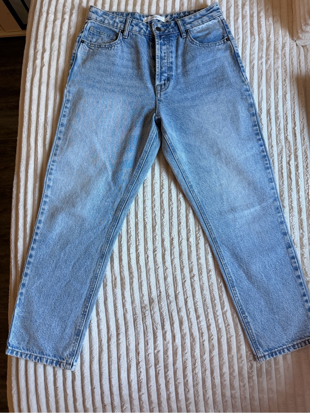 High-Rise Light Wash Cropped Jeans — Women's